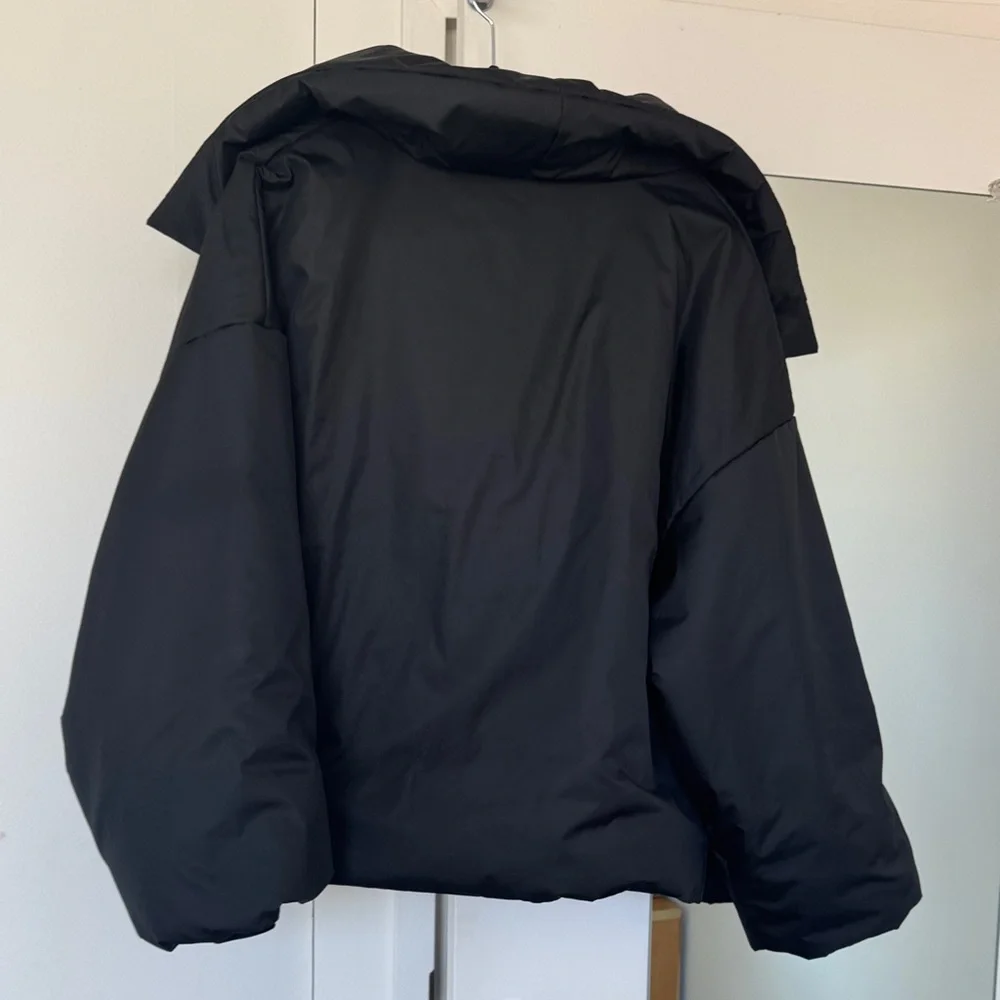 NWT Marcella Women's Black Puffer Coat - Picture 4 of 6
